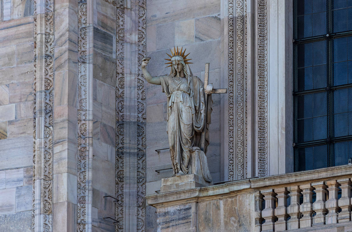 La statua della libertà a Milano