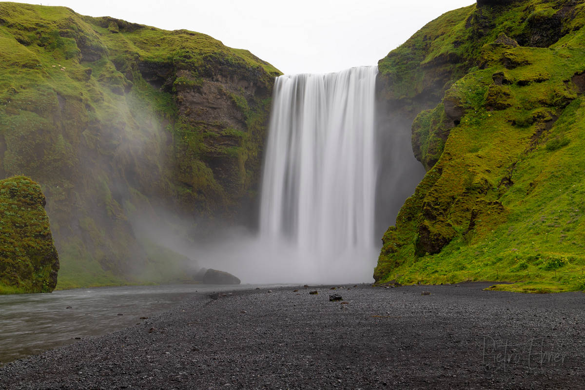 Skogafoss waterfalls