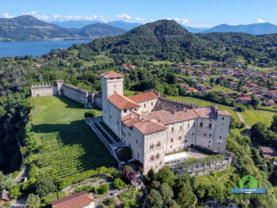 La rocca di Angera dal drone