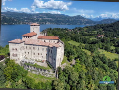 La rocca di Angera dal drone