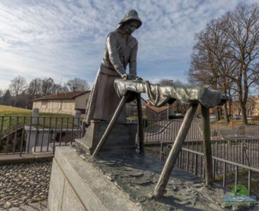 Il monumento alla lavandaia - Pavia