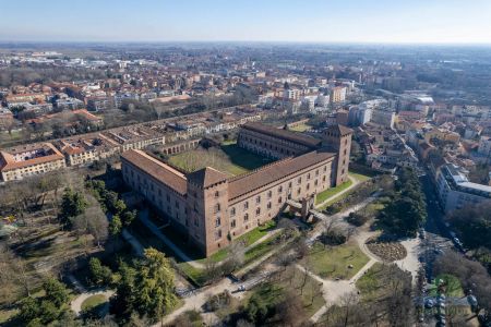 Il castello Visconteo di Pavia dal drone