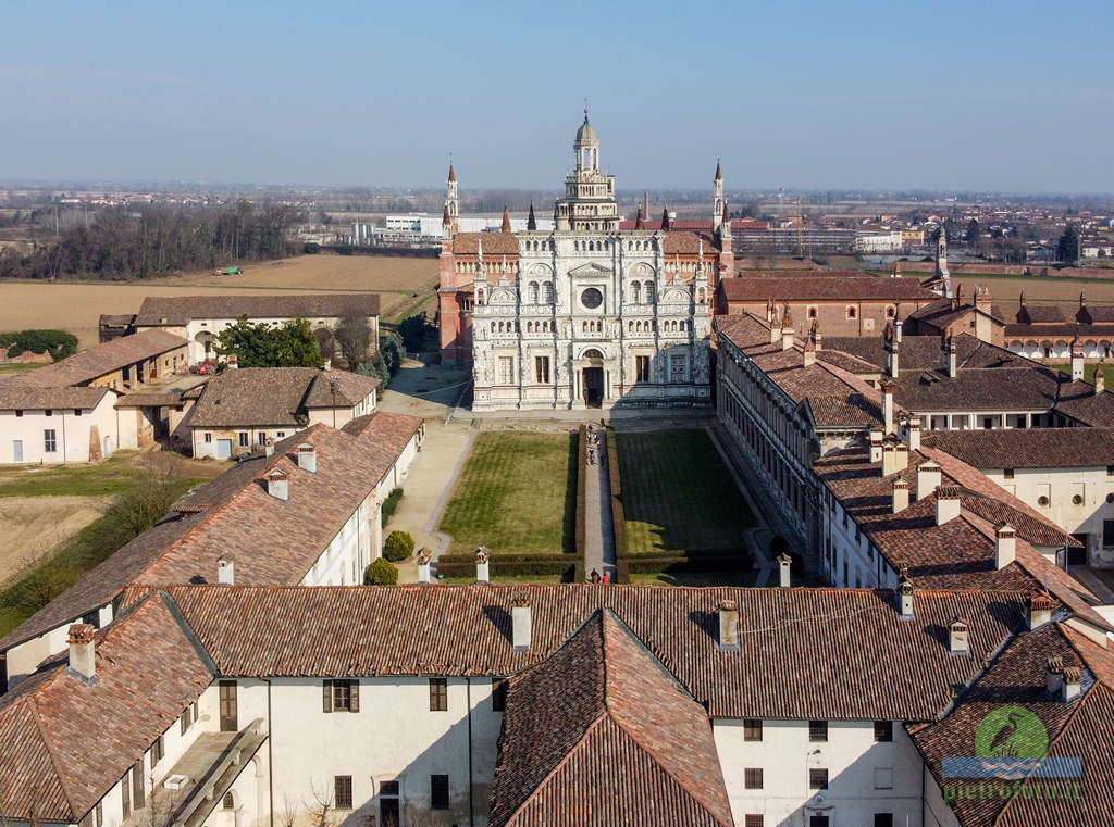 La certosa di Pavia dal drone