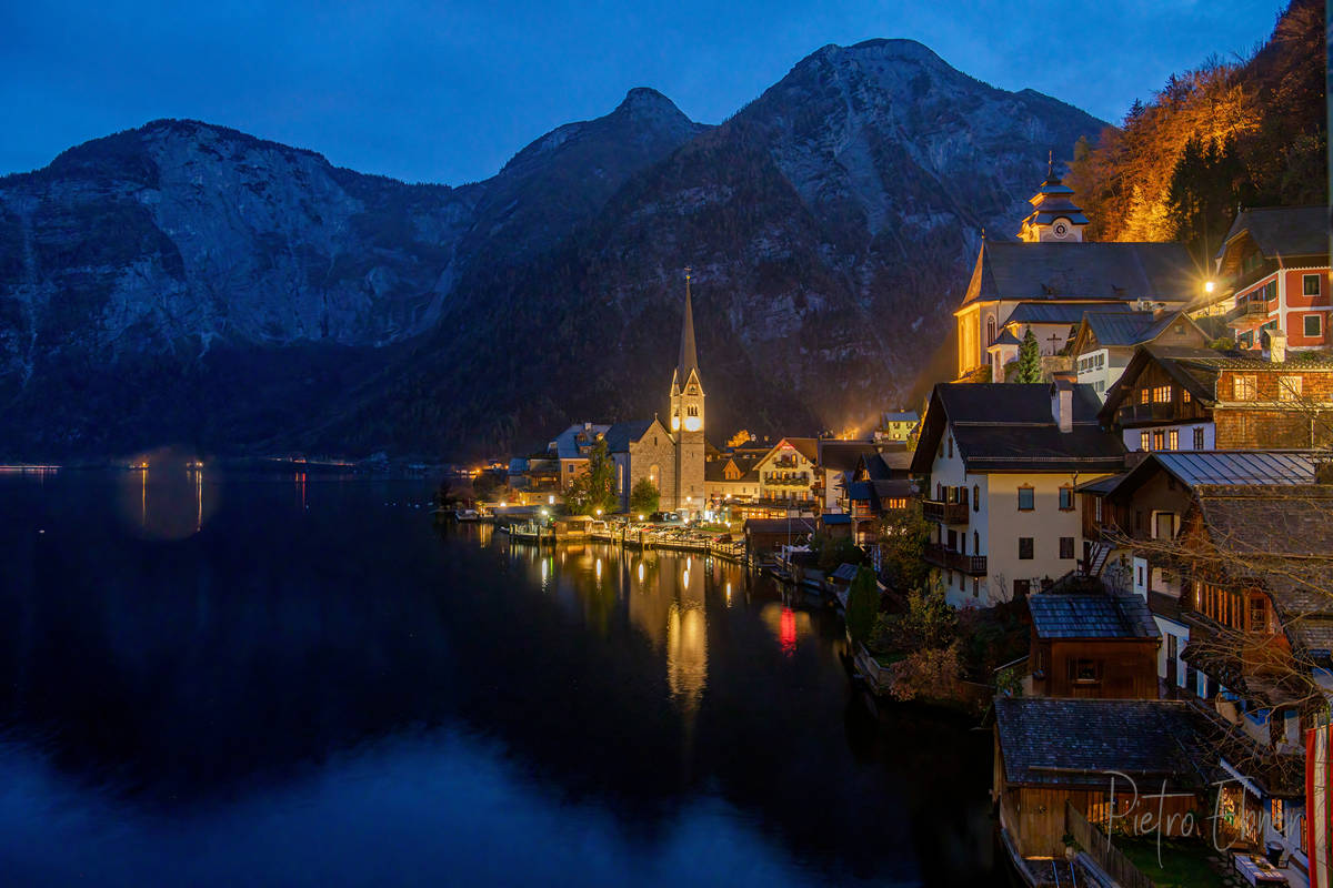 Blue hour in Hallstatt